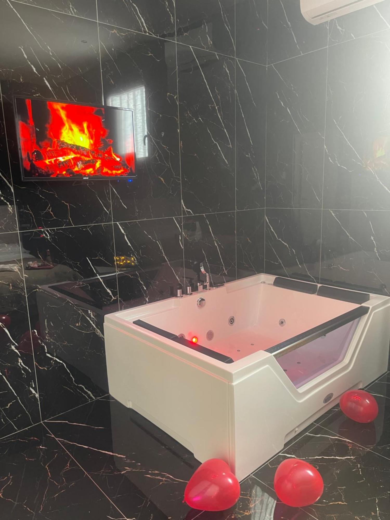Life Hotel Казальнуово-ди- Наполи Экстерьер фото