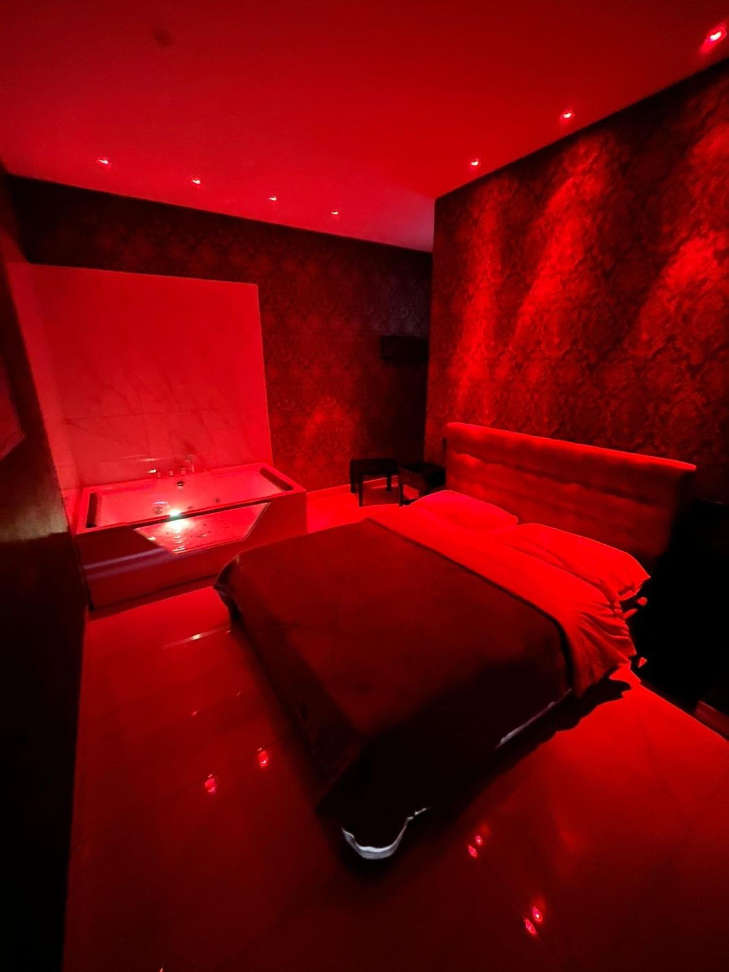 Life Hotel Казальнуово-ди- Наполи Экстерьер фото