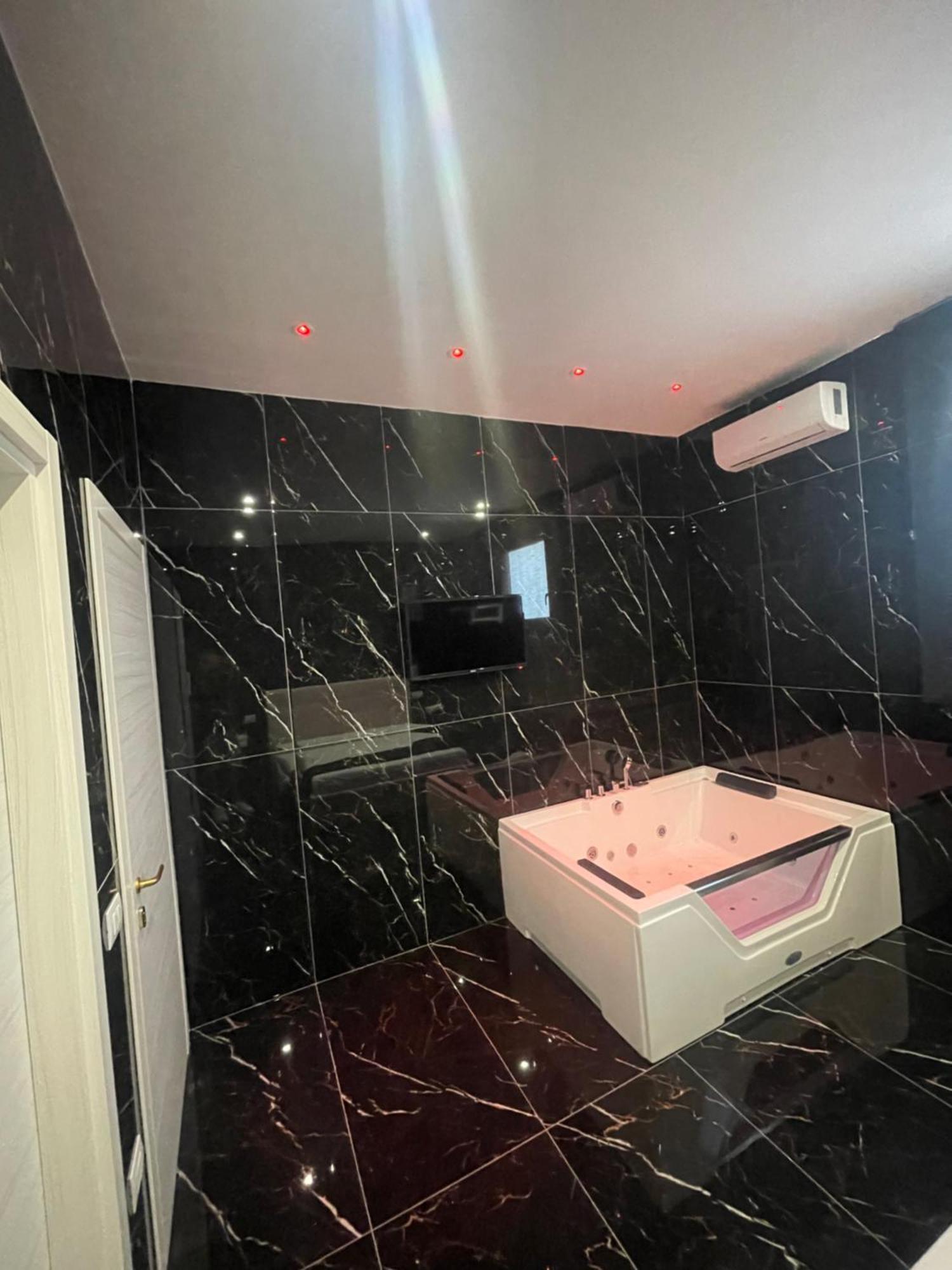 Life Hotel Казальнуово-ди- Наполи Экстерьер фото
